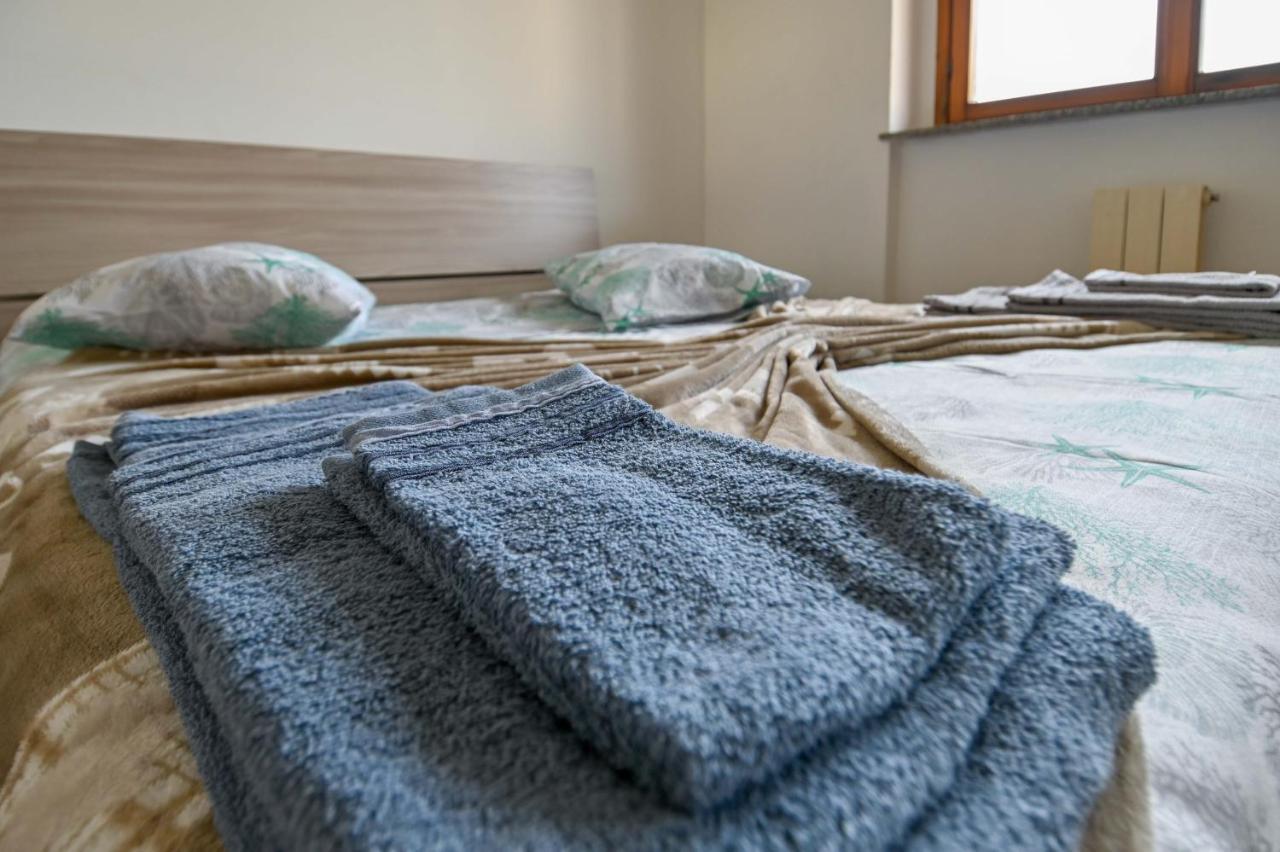 Luna Apartment Cavernago ภายนอก รูปภาพ
